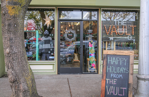 Snowboard Shop «The Vault - Snowboards & Skateboards», reviews and photos, 227 G St, Davis, CA 95616, USA