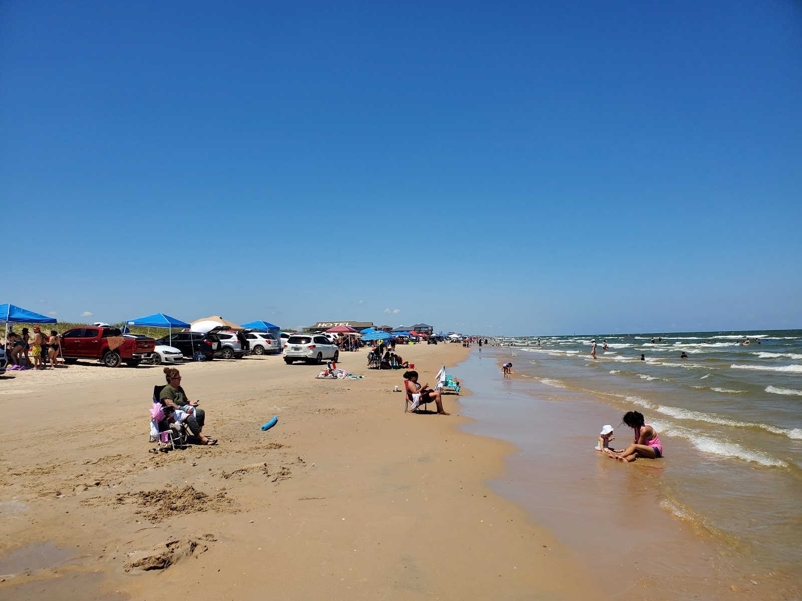 Foto di Quintana beach con una superficie del sabbia luminosa