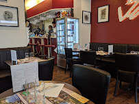Atmosphère du Restaurant Le Valmy à Tours - n°2