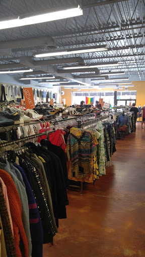Used Clothing Store «Crossroads Trading Co.», reviews and photos, 2711 N Clark St, Chicago, IL 60614, USA