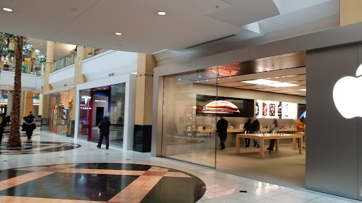 Computer Store «Apple Somerset», reviews and photos, 2800 W Big Beaver Rd, Troy, MI 48084, USA