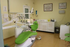 Clínica Dental Jardines image