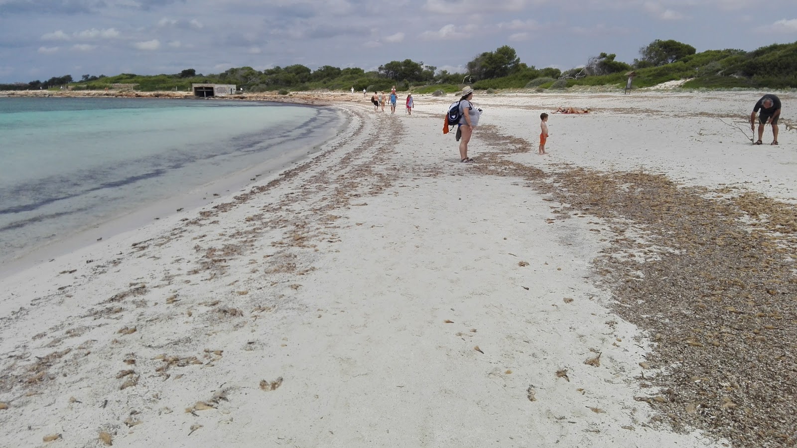 Fotografie cu Playa De Sa Roquetas cu nivelul de curățenie scăzut