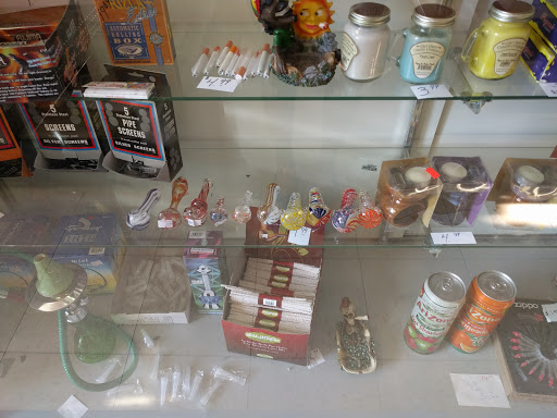 Tobacco Shop «Tobacco & Dollar Up», reviews and photos, 10217 N Main St, Richmond, IL 60071, USA