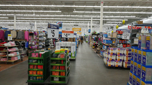 Discount Store «Walmart», reviews and photos, 1200 Shingle Creek Crossing, Brooklyn Center, MN 55430, USA