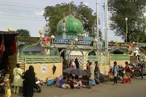 Hazrat Sayyad Shah Jalaluddin Awliya Meer-E-Surkh Dargah (Meetha Neem Shareef) image