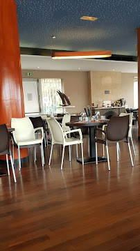 Atmosphère du Restaurant méditerranéen UNM - Restaurant Marseille - n°16