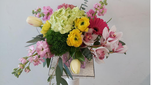 Florist «Liz Lee Flowers | Wedding Flowers, Flowers and Gifts», reviews and photos, 1306 S Milwaukee Ave, Vernon Hills, IL 60061, USA