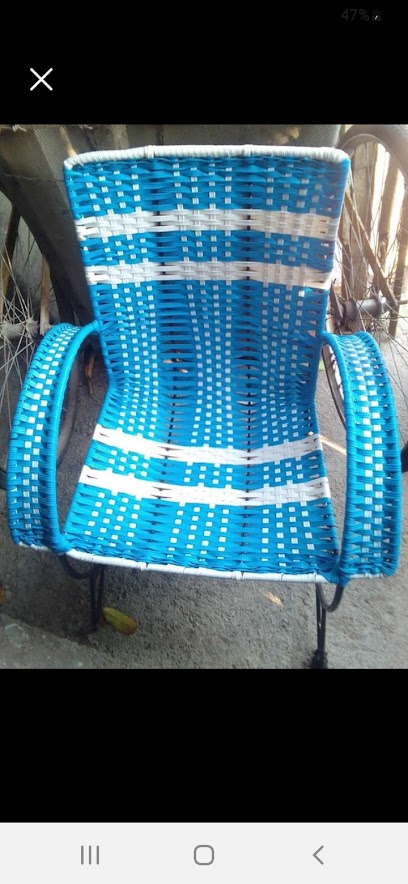 Arreglado de sillas Chuy Lara