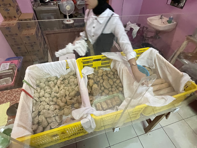 Pempek Mei Hua by null