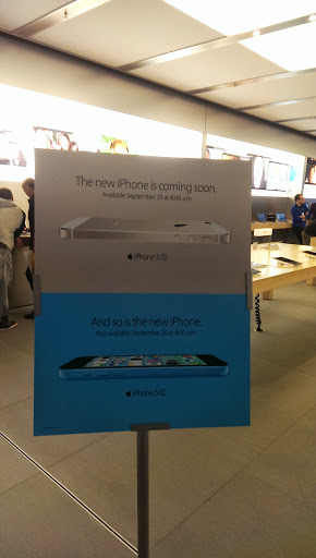 Computer Store «Apple Somerset», reviews and photos, 2800 W Big Beaver Rd, Troy, MI 48084, USA