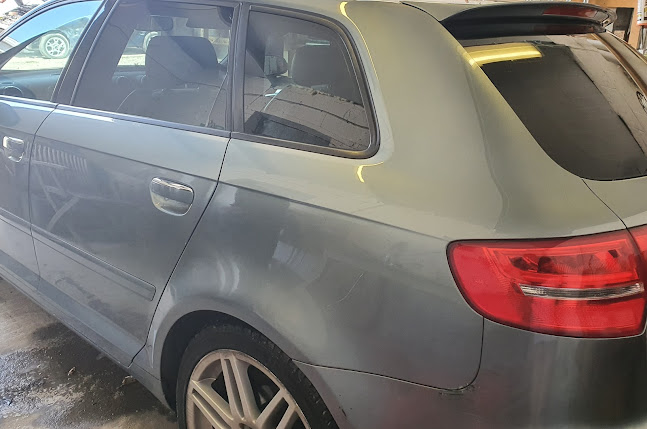 Reviews of Darkside tinting solutions in Wrexham - Auto glass shop