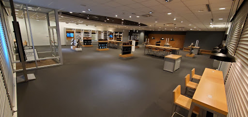 Cell Phone Store «Verizon», reviews and photos, 13348 S Cicero Ave, Crestwood, IL 60445, USA