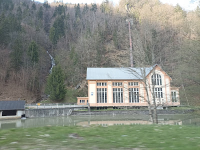 Represa eléctrica EDF à Villard-sur-Doron