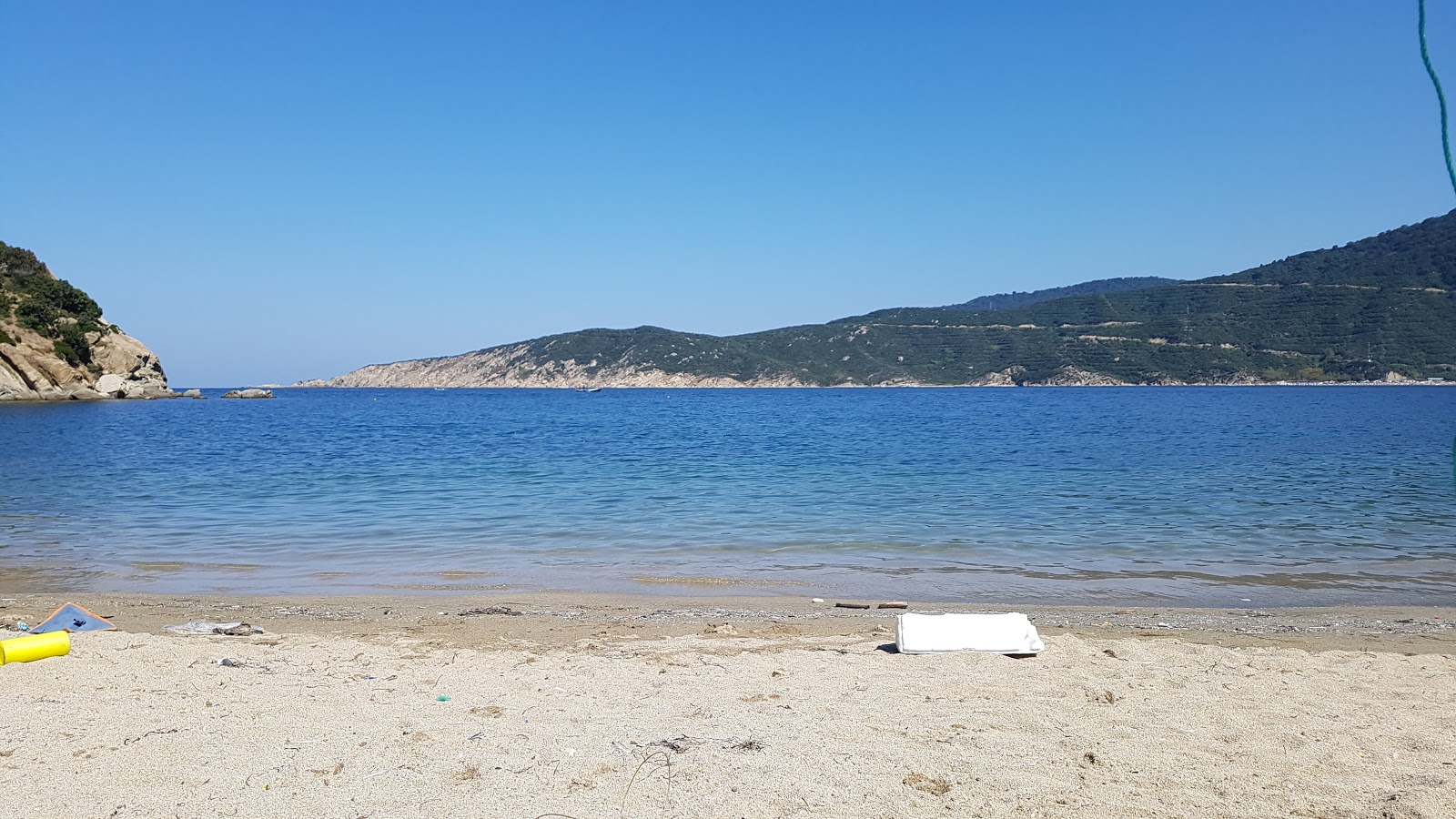 Foto von Turankoy beach mit kleine bucht