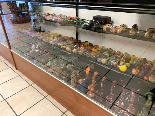 Tobacco Shop «Smoke Tokz Head Shop KC», reviews and photos, 1263 W 103rd St, Kansas City, MO 64114, USA