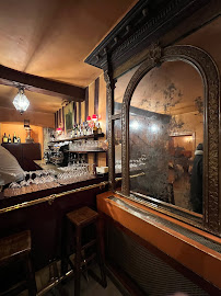 Atmosphère du Restaurant français La Petite Chaise à Paris - n°2