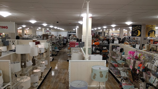 Department Store «HomeGoods», reviews and photos, 210 Needham St, Newton, MA 02461, USA