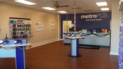 Cell Phone Store «MetroPCS Authorized Dealer», reviews and photos, 125 Annandale Rd, Falls Church, VA 22046, USA