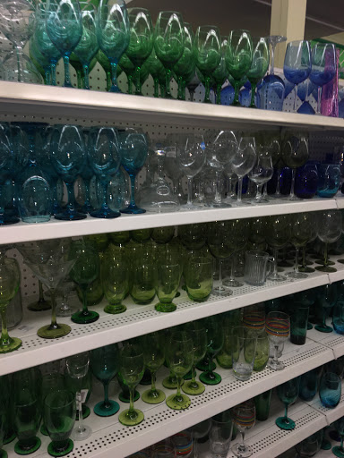 Dollar Store «Dollar Tree», reviews and photos, 900 San Fernando Rd, San Fernando, CA 91340, USA