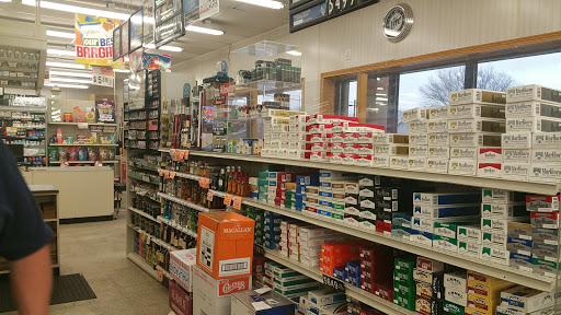 Beer Store «Family Beer & Liquor Store», reviews and photos, 20200 US Rte 20 Frontage Rd, East Dubuque, IL 61025, USA