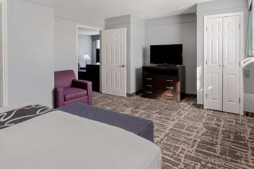 La Quinta Inn & Suites by Wyndham Kerrville image 8