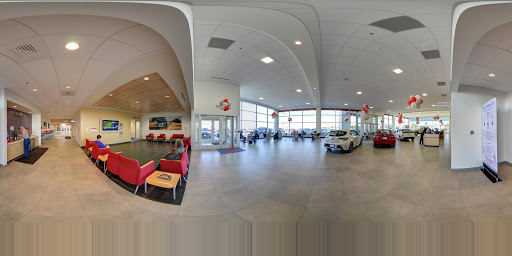 Toyota Dealer «Sam Leman Toyota Bloomington», reviews and photos, 1502 Morrissey Dr, Bloomington, IL 61701, USA
