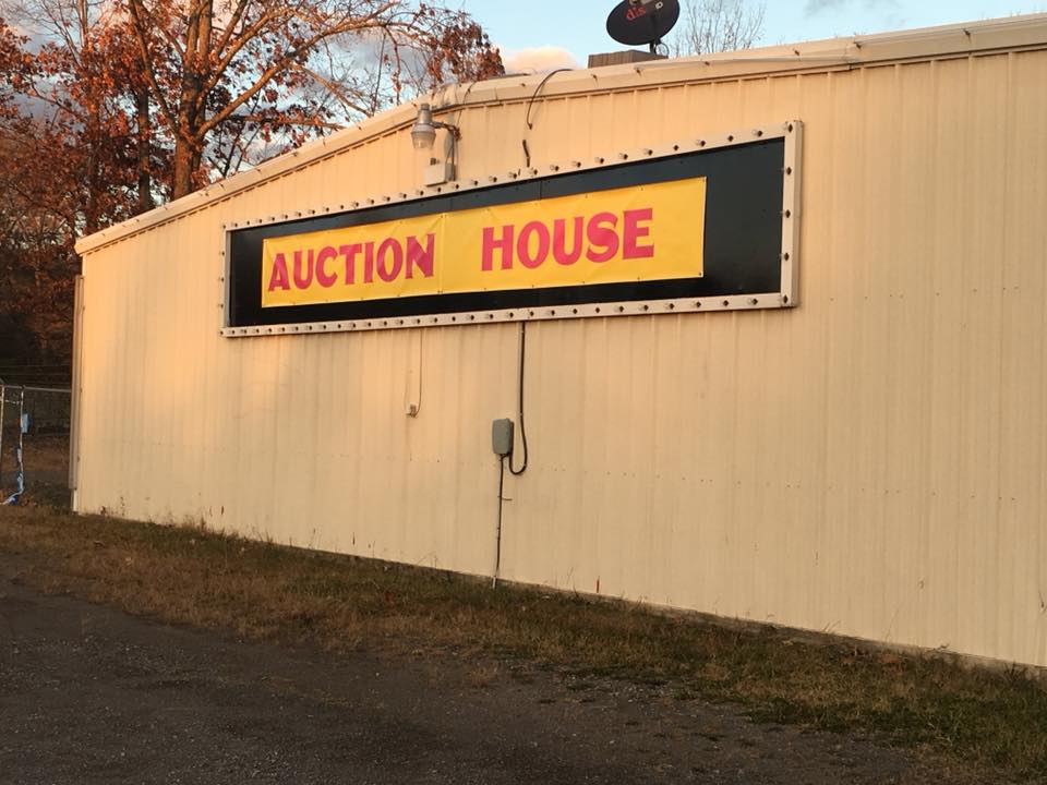 Royal's Warehouse 35760