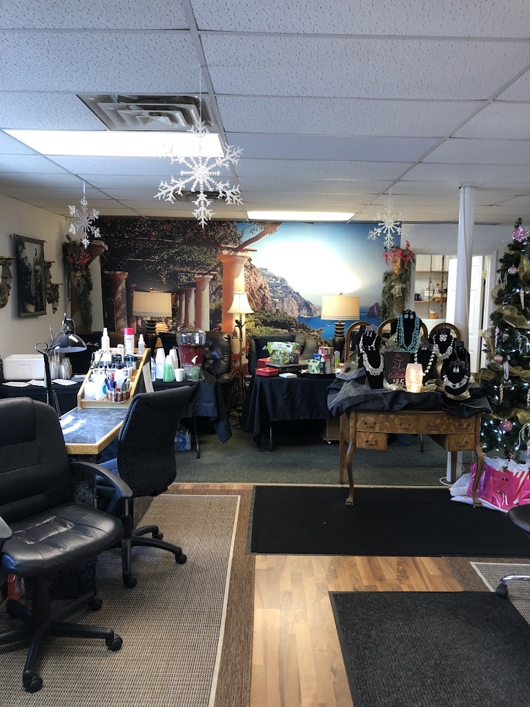 Tips and Toes Too 21502