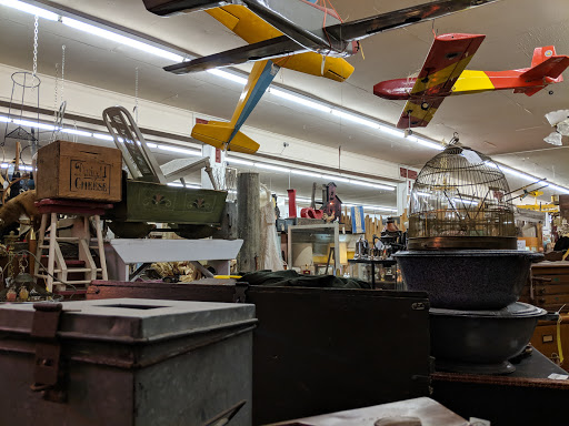 Antique Store «M & M Antiques & Collectibles», reviews and photos, 123 N Lewis St, Monroe, WA 98272, USA