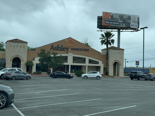 Furniture Store «Ashley Furniture HomeStore», reviews and photos, 651 Interstate 35 Business Loop, New Braunfels, TX 78130, USA