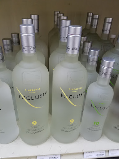 Liquor Store «24 Liquors - Hallandale Beach Liquor Store», reviews and photos, 3101 Hallandale Beach Blvd #100, Hallandale Beach, FL 33009, USA