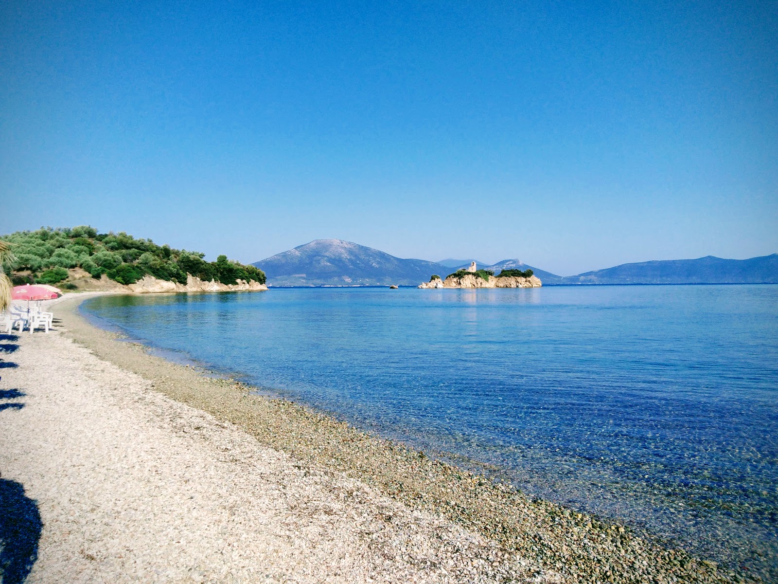 Foto de Nisiotissa beach con agua cristalina superficie