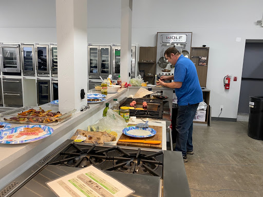 Appliance Store «Johnson Brothers Appliances», reviews and photos, 571 NE Azure Dr, Bend, OR 97701, USA