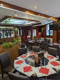 Atmosphère du Restaurant asiatique ROYAL SUSHI à Courbevoie - n°7