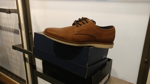 Shoe Store «DSW Designer Shoe Warehouse», reviews and photos, 4665 Town Crossing Dr, Jacksonville, FL 32246, USA