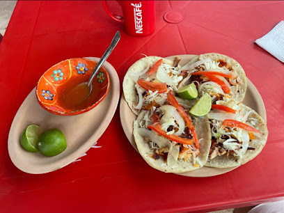 COSTILLAS Y POLLO ASADO