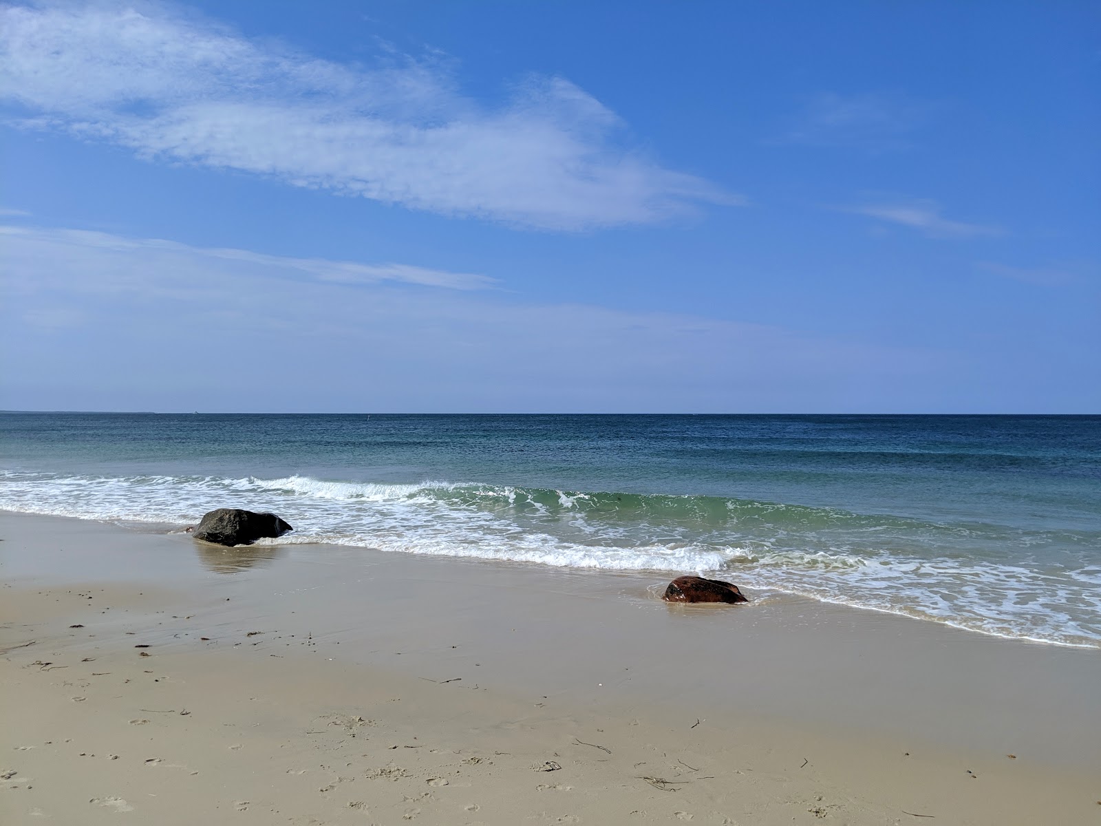Foto von Gay Head Town Beach mit lange, gerade küste