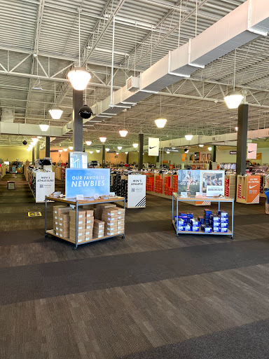 Shoe Store «DSW Designer Shoe Warehouse», reviews and photos, 1412 Greenbrier Pkwy, Chesapeake, VA 23320, USA