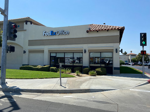 Print Shop «FedEx Office Print & Ship Center», reviews and photos, 6095 Magnolia Ave, Riverside, CA 92506, USA