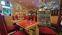 Atmosphère du Restaurant thaï Le Commerce Brasserie et Restaurant Thaïlandais à Châtillon - n°3
