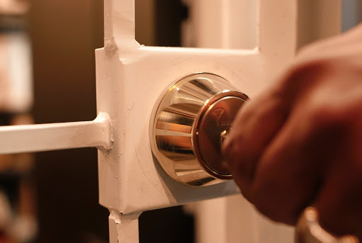 Locksmith «R.O.N Locksmith», reviews and photos, 644 W Addison St, Chicago, IL 60613, USA