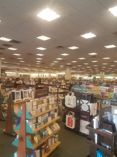 Book Store «Barnes & Noble», reviews and photos, 18025 Garden Way NE, Woodinville, WA 98072, USA