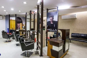 Tangles Unisex Salon image