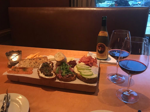 American Restaurant «D.O.C. Wine Bar», reviews and photos, 326 Yorktown Shopping Center, Lombard, IL 60148, USA