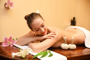 Галерия за масаж „Рудраакша“ / Gallery for massage RUDRAAKSHA image