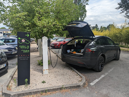 Borne de recharge de véhicules électriques Tesla Destination Charger Chenonceaux