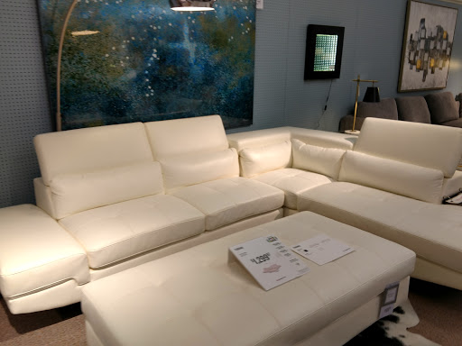 Furniture Store «Value City Furniture», reviews and photos, 800 Thruway Plaza Dr, Cheektowaga, NY 14225, USA