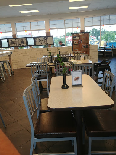 Fast Food Restaurant «Chick-fil-A», reviews and photos, 165 Purcellville Gateway Dr, Purcellville, VA 20132, USA