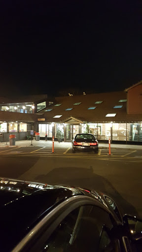 Gourmet Grocery Store «Fruit Center Marketplace», reviews and photos, 10 Bassett St, Milton, MA 02186, USA